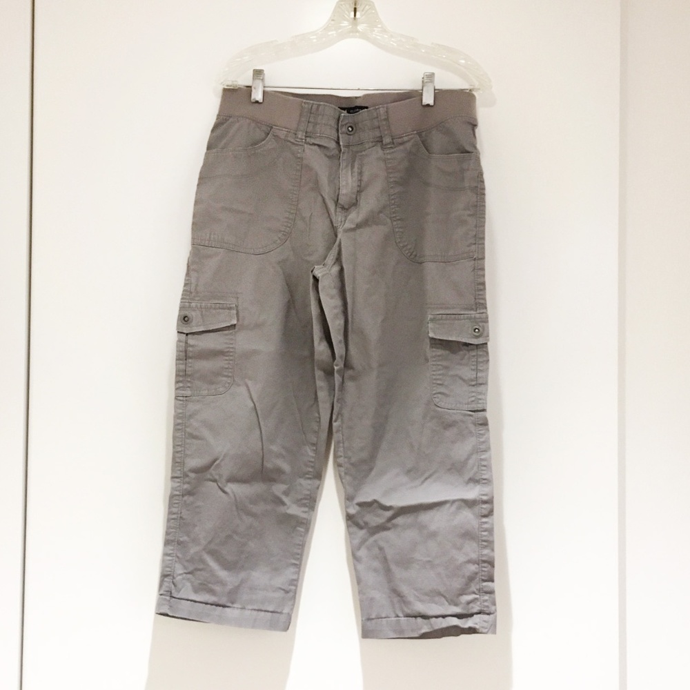 Gray Lee relaxed fit cropped pants size 12 medium